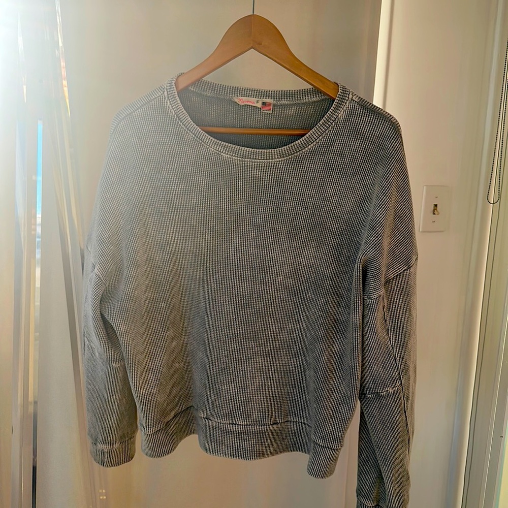 Gray waffle knit Maronite sweatshirt